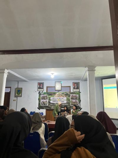 Sosialisasi Pembuatan CV Pemuda Pemudi Desa Waluyo oleh Mahasiswa Veteran UPN Yogyakarta